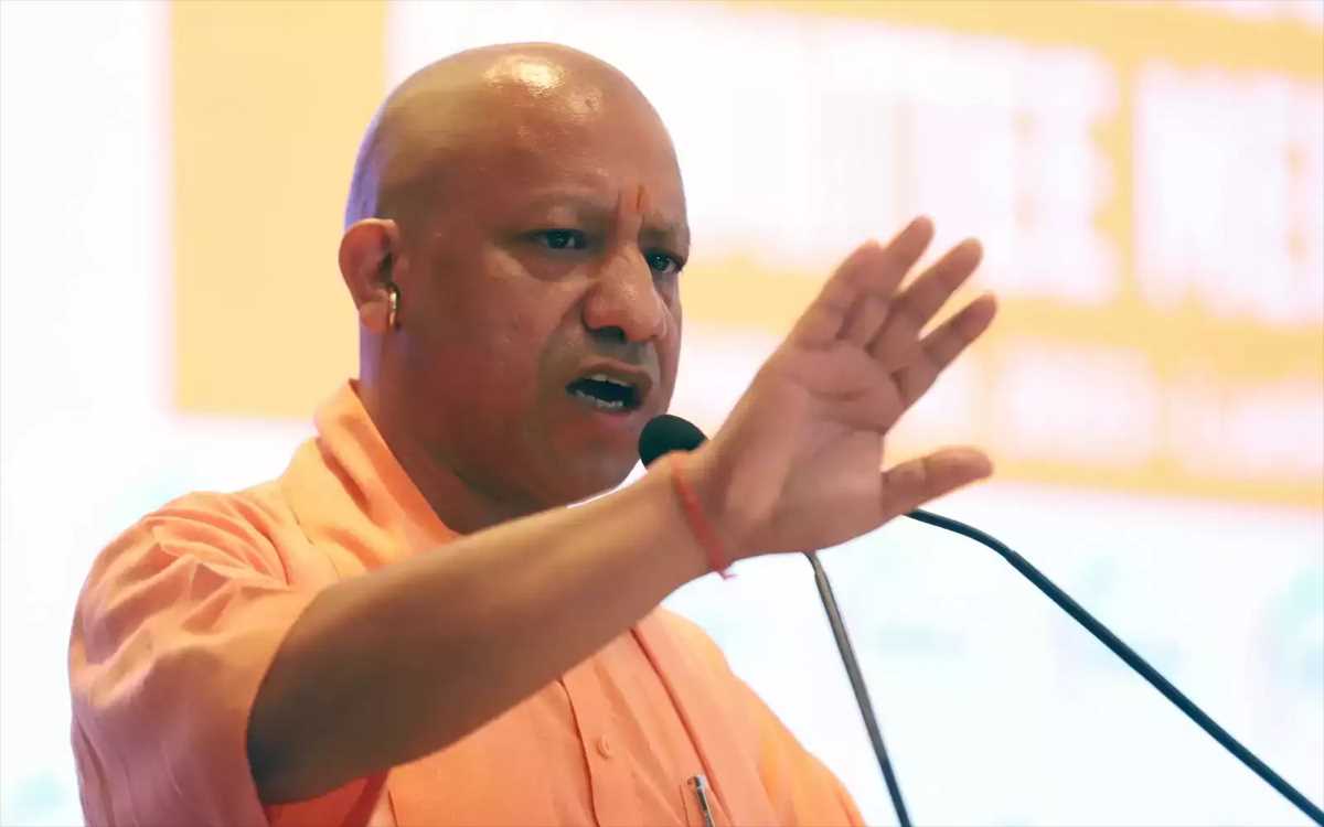 राहुल गांधी का लक्ष्य देश को गृहयुद्ध की ओर धकेलना है : सीएम योगी